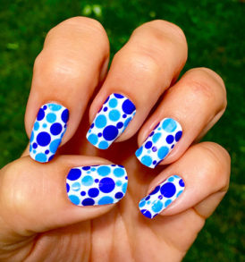 Royal Blue & Light Blue Bubbles over a White Background Nail Wraps