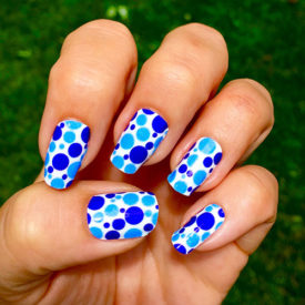 Royal Blue & Light Blue Bubbles over a White Background Nail Wraps