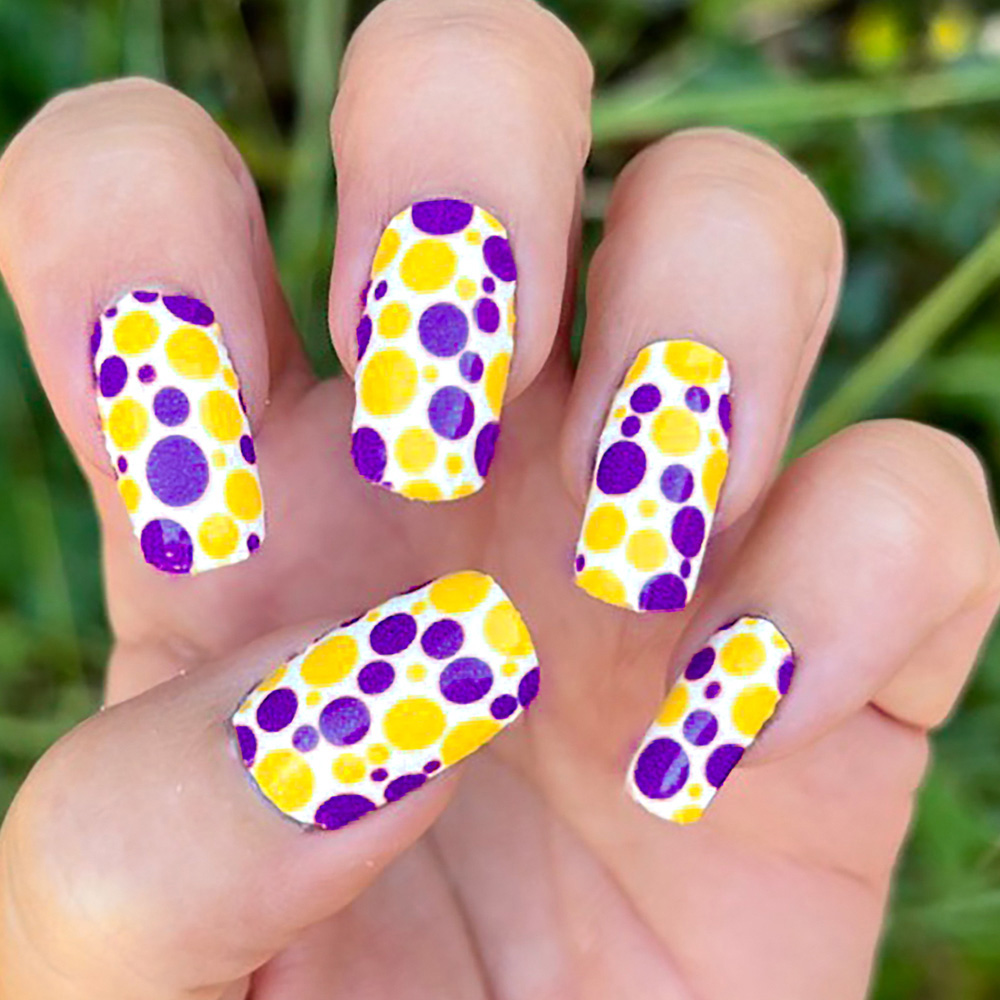How do I remove nail stickers without damage? : r/RedditLaqueristas